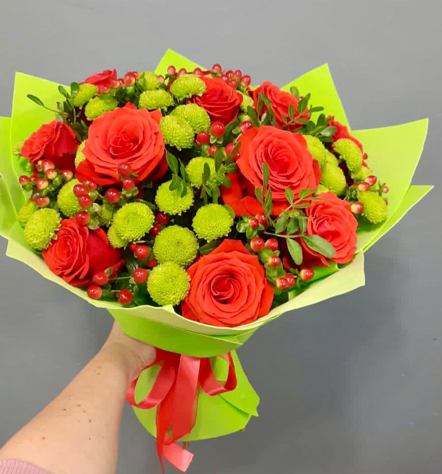 Букет цветов из: Хризантемы и Розы в Тиликтино