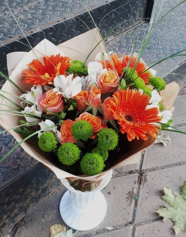 Букет цветов из: Герберы, Хризантемы, Альстромерии и Розы в Тиликтино