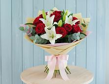 Букет цветов из:  Лилии и Розы в Тиликтино