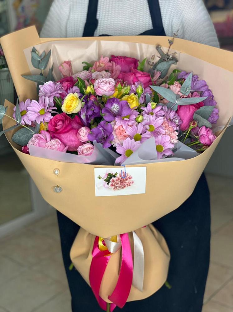 Букет цветов из: Хризантемы, Гвоздики и Альстромерии в Тиликтино