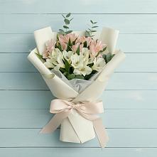 Букет цветов из:  Альстромерии в Тиликтино