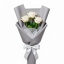 Букет 3 белые розы в Тиликтино