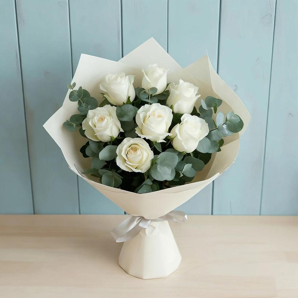 Букет Белые розы в Эвкалипте в Тиликтино
