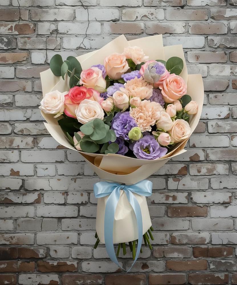 Букет цветов из: Розы, Лизиантусы и Гвоздики в Тиликтино