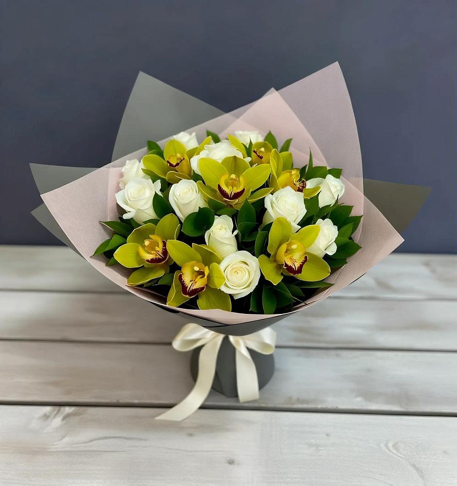 Букет цветов из: Орхидеи и Розы в Тиликтино