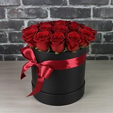 Цветочная композиция из Розы в шляпной коробке в Тиликтино