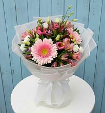 Букет цветов из:  Герберы, Альстромерии и Лизиантусы в Тиликтино