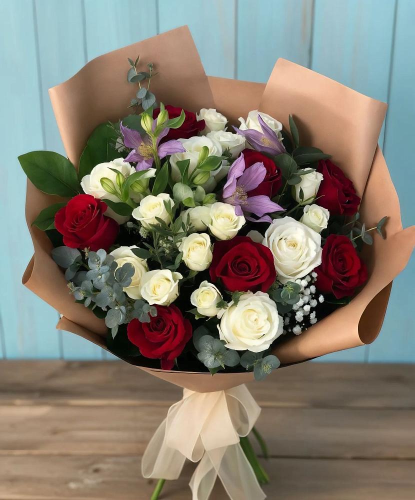 Букет цветов из: Розы и Альстромерии в Тиликтино