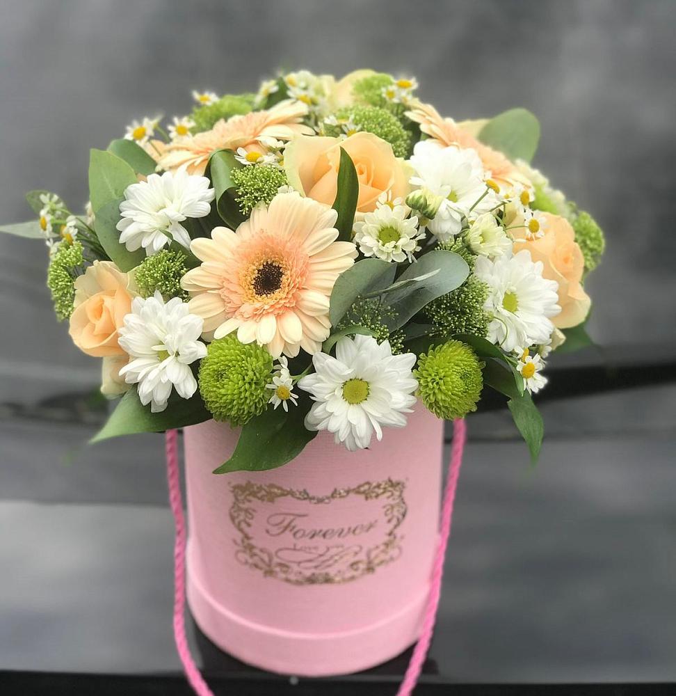 Цветочная композиция из Розы, Герберы и Хризантемы в шляпной коробке в Тиликтино