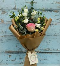 Букет цветов из:  Розы и Лизиантусы в Тиликтино