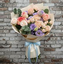 Букет цветов из:  Розы, Лизиантусы и Гвоздики в Тиликтино