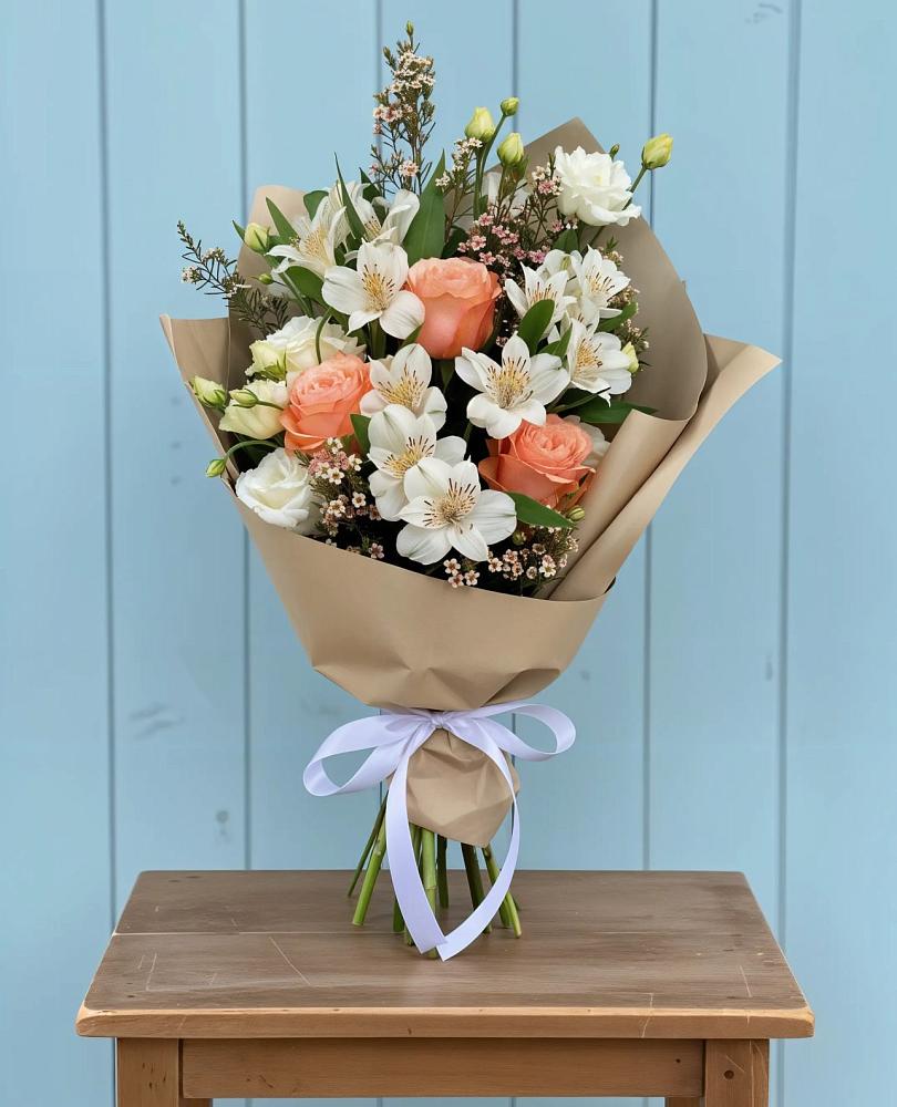 Букет цветов из: Альстромерии, Лизиантусы, Розы и Хризантемы в Тиликтино