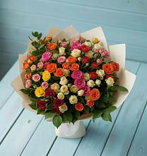 Букет Микс из разноцветных кустовых роз в Тиликтино