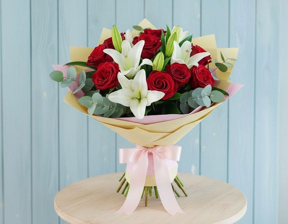 Букет цветов из: Лилии и Розы в Тиликтино